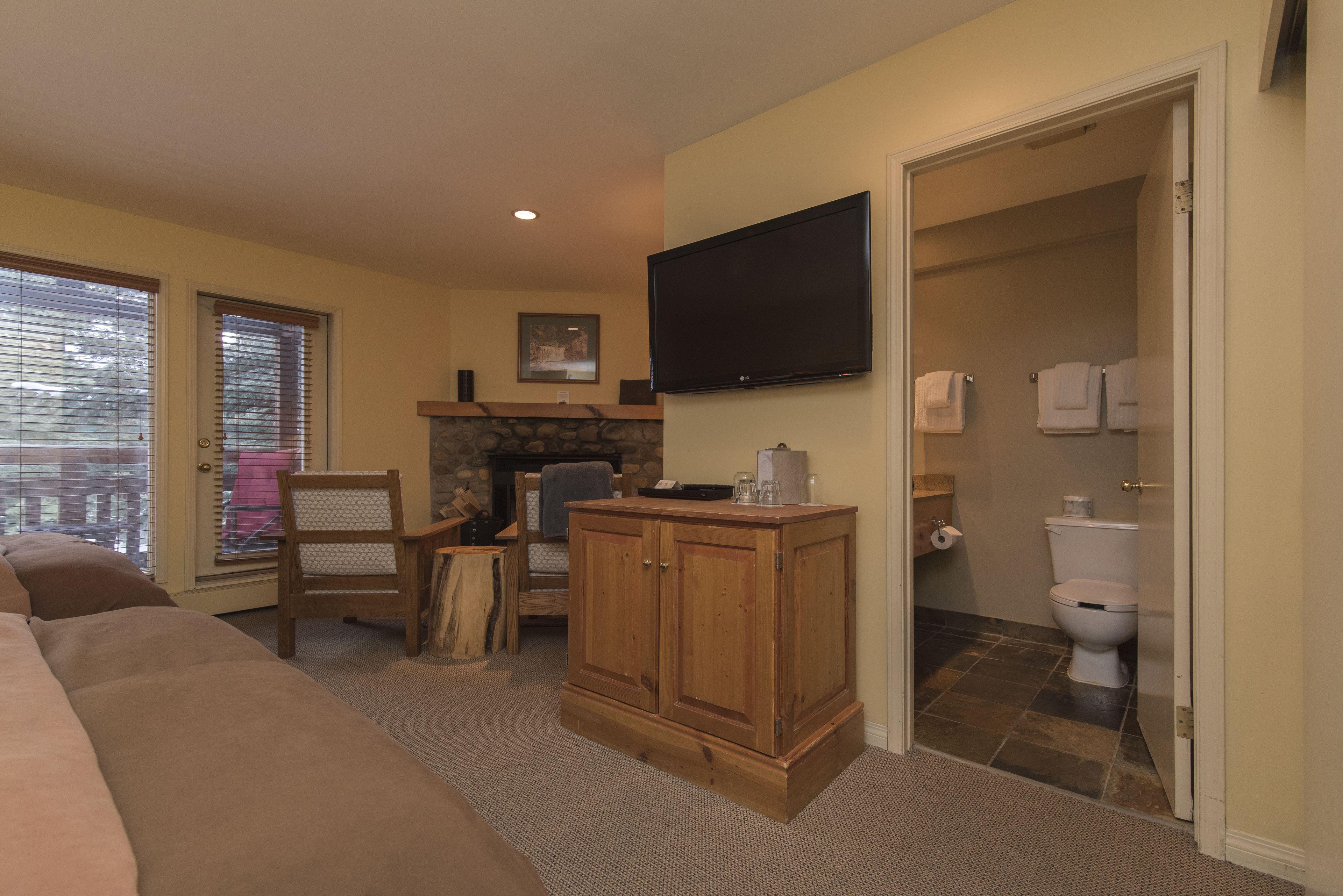 BUFFALO MOUNTAIN LODGE BANFF | CHOOSE YOUR STAY IN BANFF | BOOK NOW & SAVE