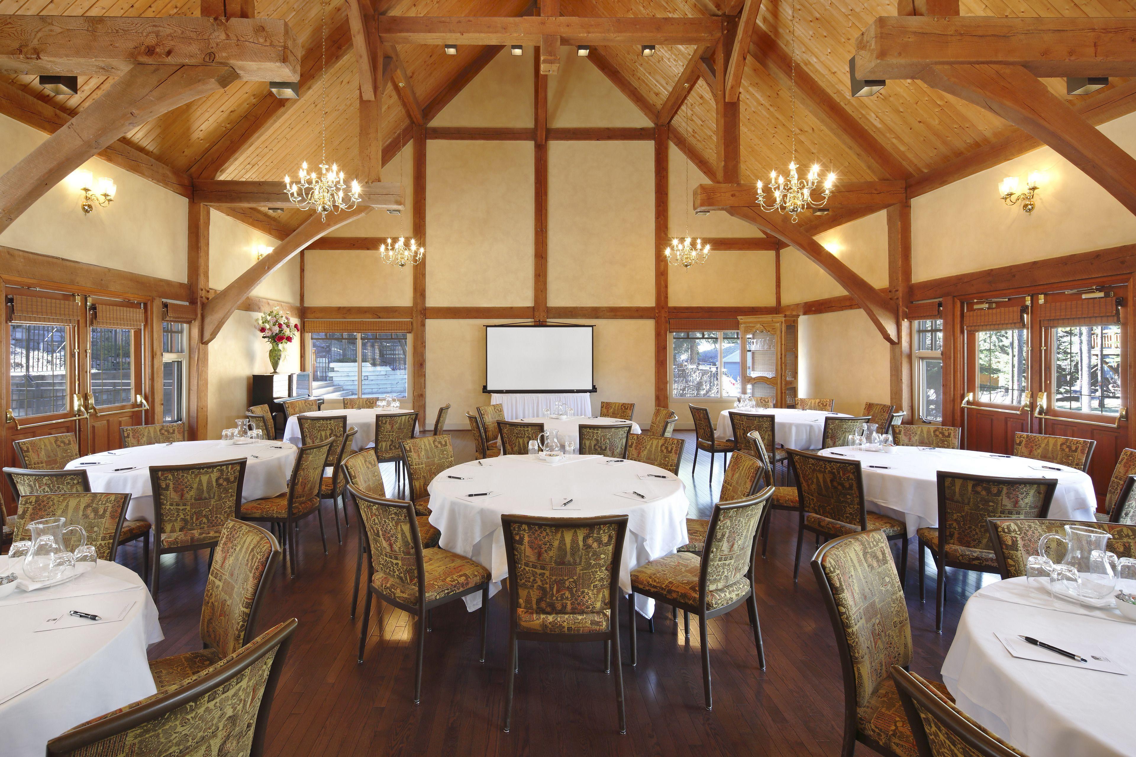 BUFFALO MOUNTAIN LODGE BANFF | CHOOSE YOUR STAY IN BANFF | BOOK NOW & SAVE