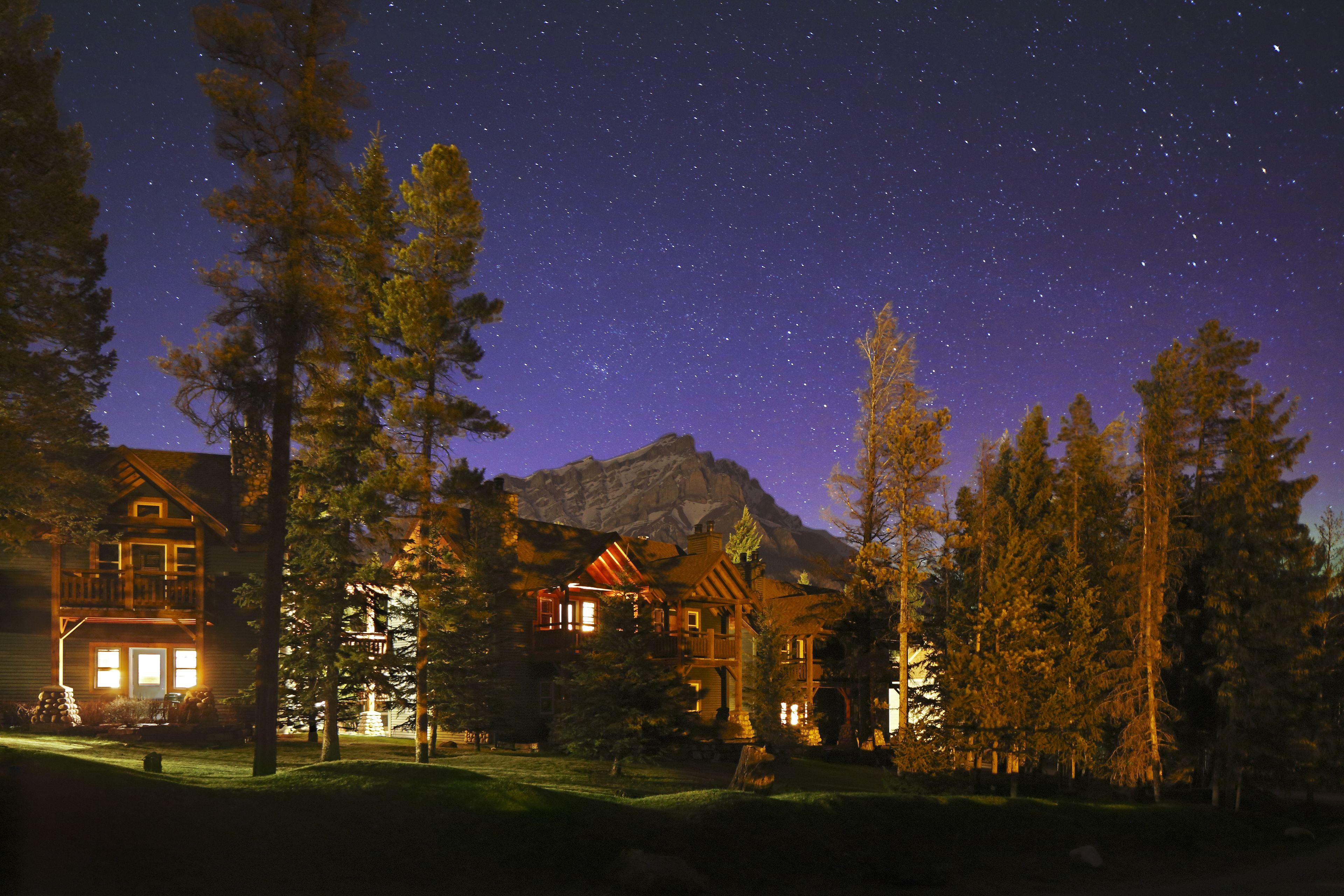 BUFFALO MOUNTAIN LODGE BANFF | CHOOSE YOUR STAY IN BANFF | BOOK NOW & SAVE